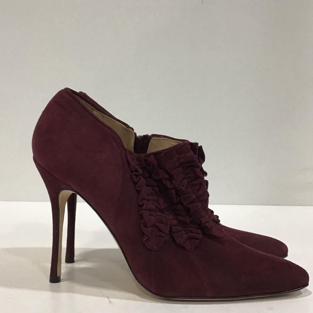 NEW!! Manolo Blahnik Burgundy Suede Women's Ankle Boots Heels Size 37 - Picture 2 of 7